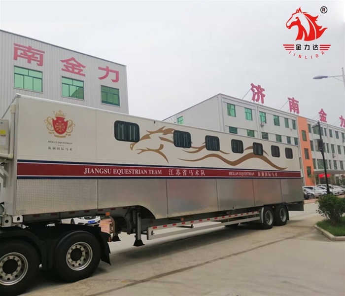 Box freight carriage