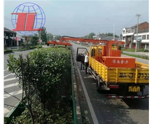 Multi functional hedge trimmer